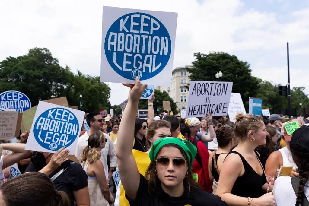 美最高院取消宪法规定的堕胎权，他们都在谴责！ - 2
