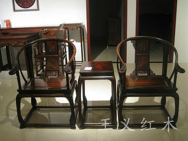 王义古典红木家具是纯手工雕刻 手工打磨的红木家具 - 1