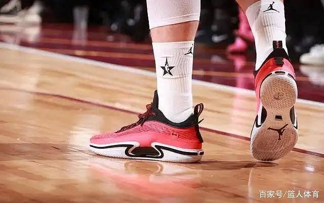 NBA球员上脚：全明星球员战靴来了，库里的粉色安德玛很帅 - 14