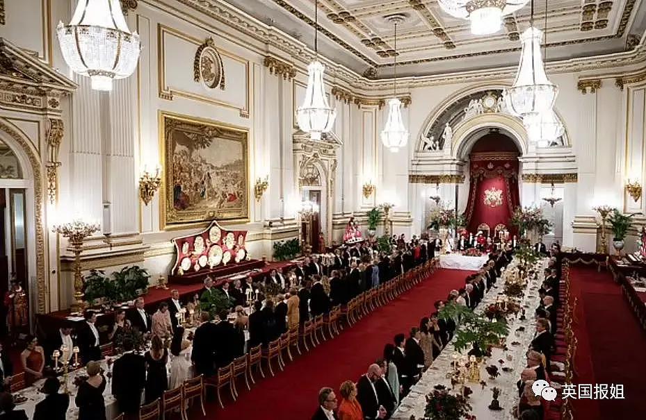 英王室为韩总统办奢华国宴！最抢镜的是凯特王妃的红衣美腿 - 41