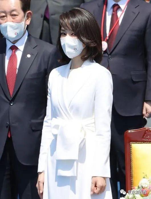 美貌夫人“眼神杀”，吓得韩国新总统秒放酒杯，她大权在握？ - 45