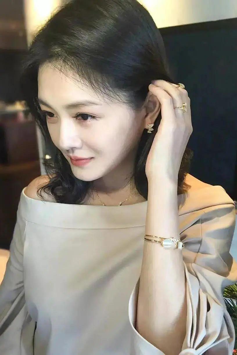 为什么小 S 的婚姻看起来摇摇晃晃却一直没离，大 S 的风平浪静却走到离婚这一步？ - 43