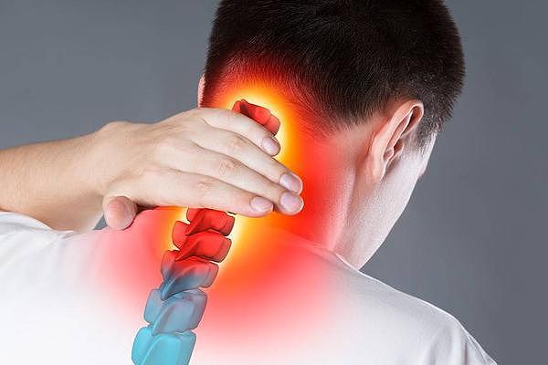 颈椎疼痛时，不妨试试这些方法，或许能缓解疼痛，改善颈椎问题 - 1