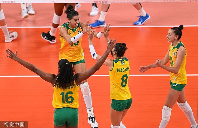 美国女排3-0巴西首夺冠军 美国队39金锁定奖牌榜第一 - 3