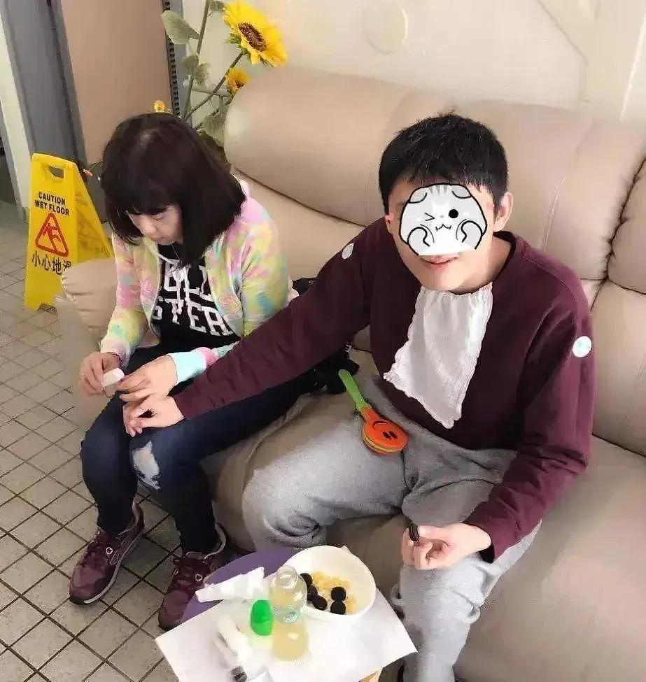香港女星生下重度自闭症儿子，独自抚养 20 年，现在怎么样了？ - 4