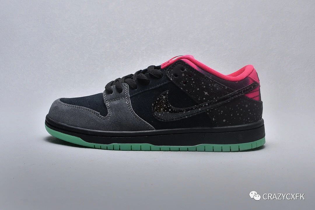 耐克 Premier x Nike SB Dunk Low Yeezy 北极光黑粉银河夜光板鞋 - 2