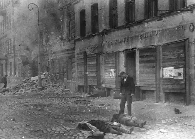 苏军以死亡400多万代价守住该市：1941年8月31日列宁格勒战役打响 - 12