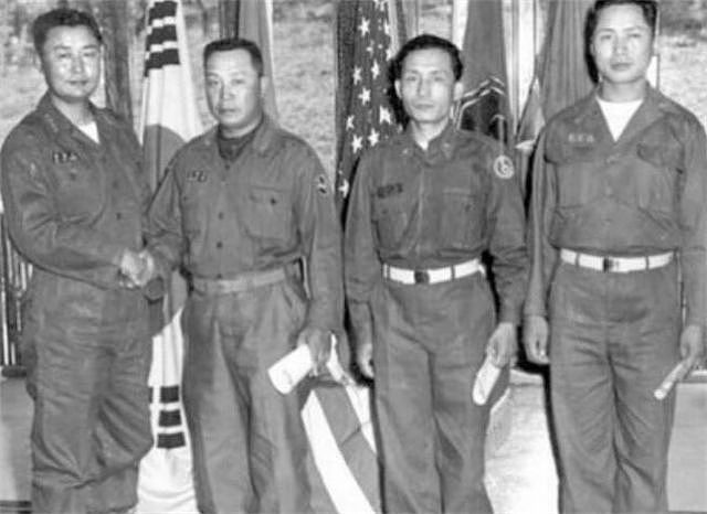 朝鲜战场，韩军名将得知志愿军师长是自己的老上级，率部连夜逃跑 - 8
