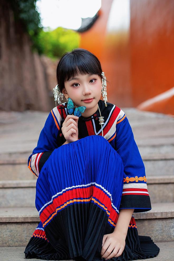 张丹峰和洪欣的 10 岁女儿好漂亮，小小年纪就继承了爸妈的高颜值 - 7