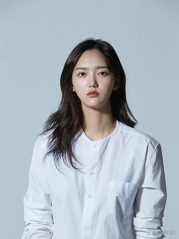 26 岁韩女星郑彩律家中去世，新剧暂停拍摄，经纪公司拒绝透露死因 - 11