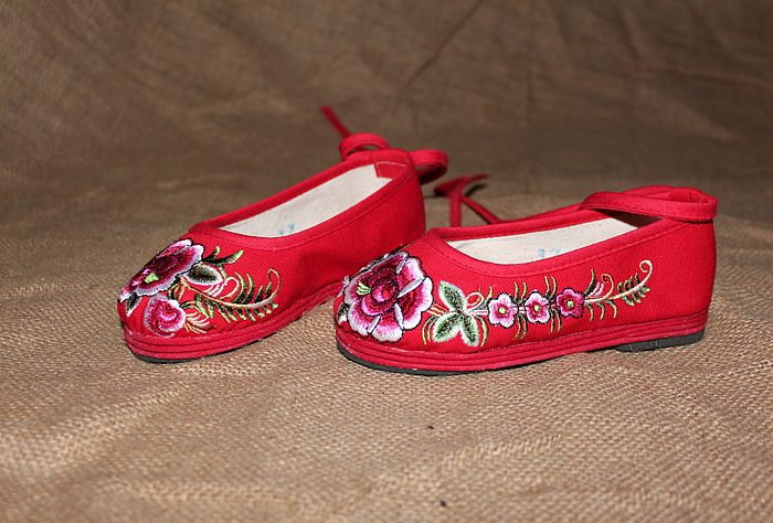 绣花鞋：古代女红技术的象征，中国鞋文化与刺绣艺术的完美结合 - 7