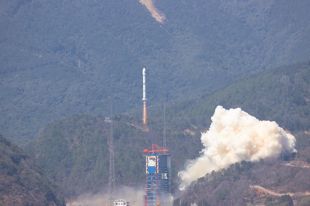 一箭七星！我国成功发射银河航天 02 批卫星 - 2