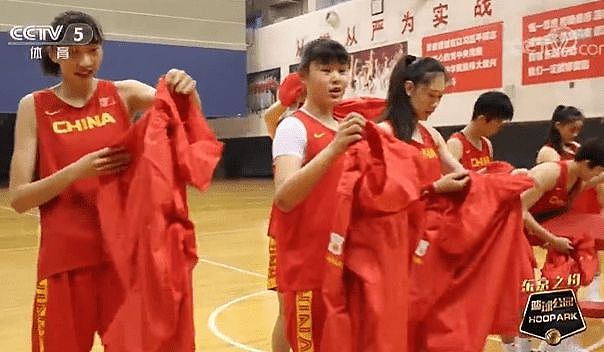 23次失误成命门,中国女篮告别东京,姑娘们的臂章上又多了一颗星 - 28
