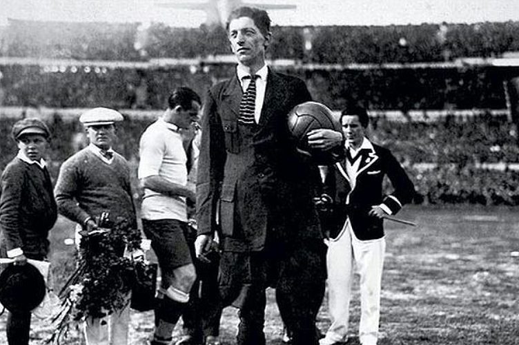 1930世界杯囧事：穿西装戴领带执法决赛的裁判，会诡异邪术 - 21