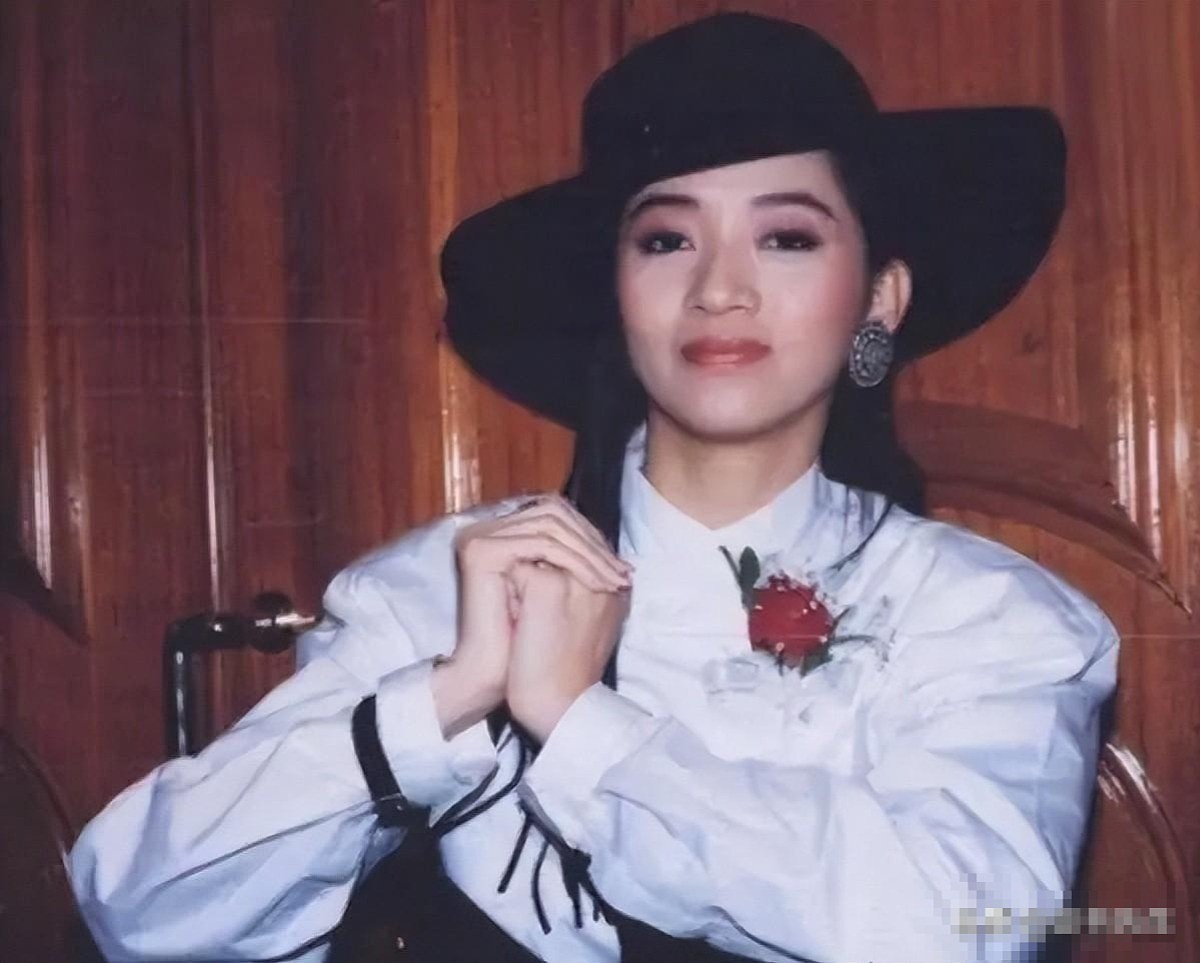 她是“香港的女儿”，曾和张国荣台上拥吻，离世后却被母亲压榨 - 10