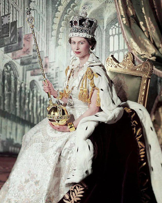英王加冕照细节：安妮公主会被重用 凯特换裙子 - 3