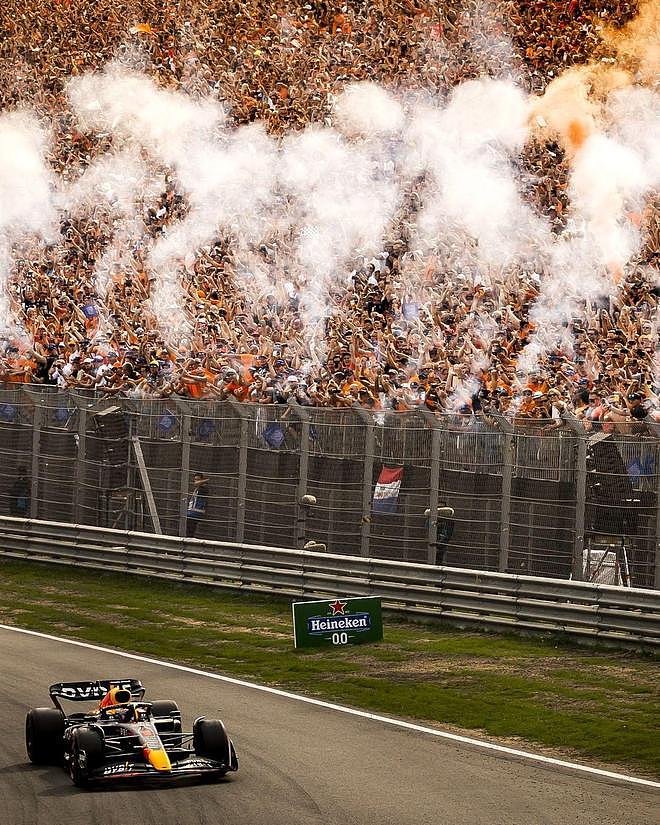 F1荷兰大奖赛维斯塔潘主场夺冠 看台上一片橙色的海洋