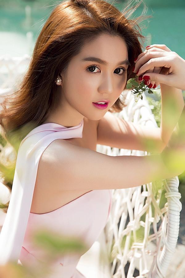 被誉为“越南最美女孩”，天使面容+完美身材，优雅气质让人沉醉 - 1