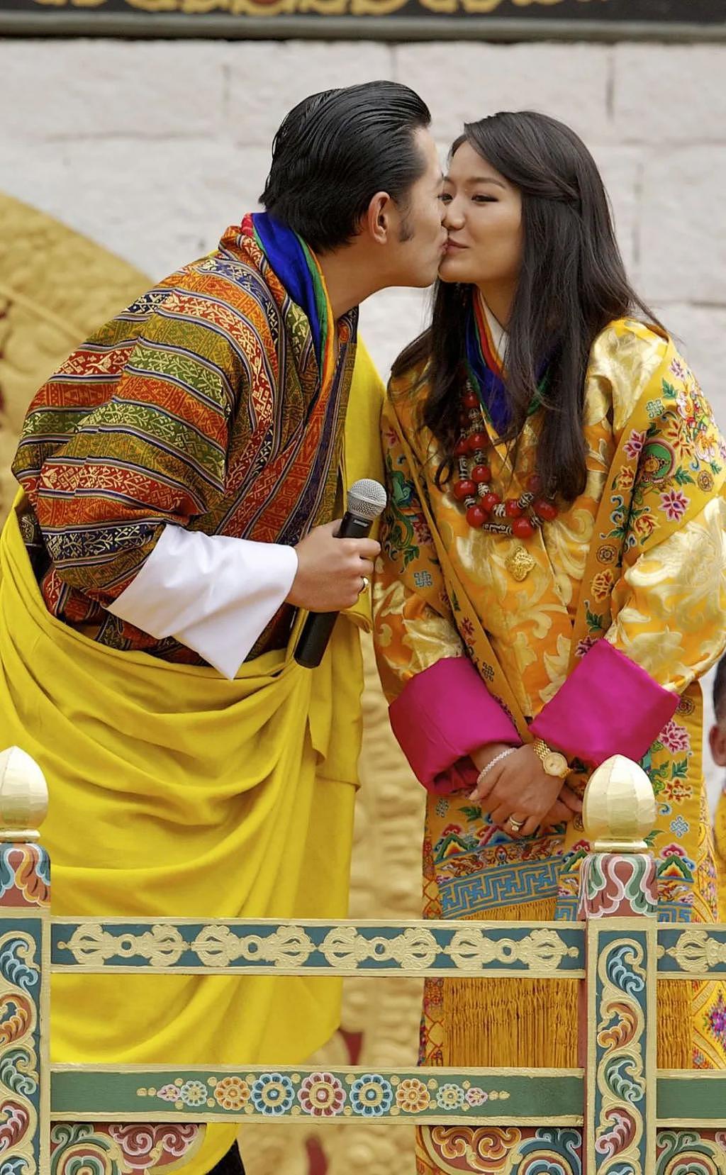 亚洲颜值天花板的不丹王室，一生爱一人的故事是真的吗 - 61