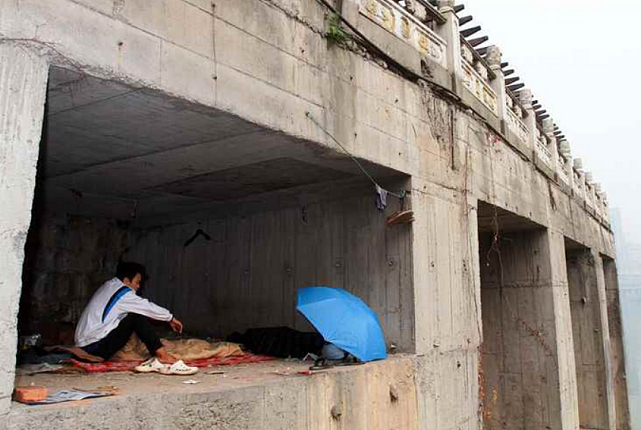 广州义丐：汶川地震后，18岁小乞丐捐款185元，如今创业成功逆袭 - 10