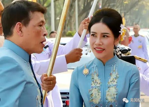 泰国 42 岁二王子流亡海外近 30 年后突然回国，想夺王位？ - 55