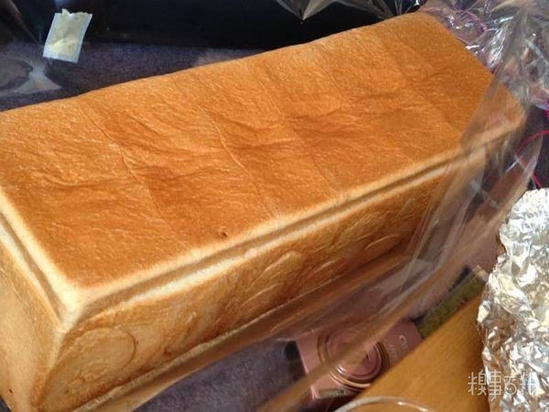 这么大的面包，这是要