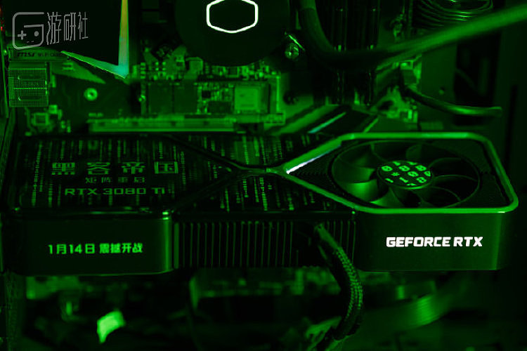 NVIDIA发布的《黑客帝国》主题显卡，令人感慨“脑后插管”的沧海桑田 - 2