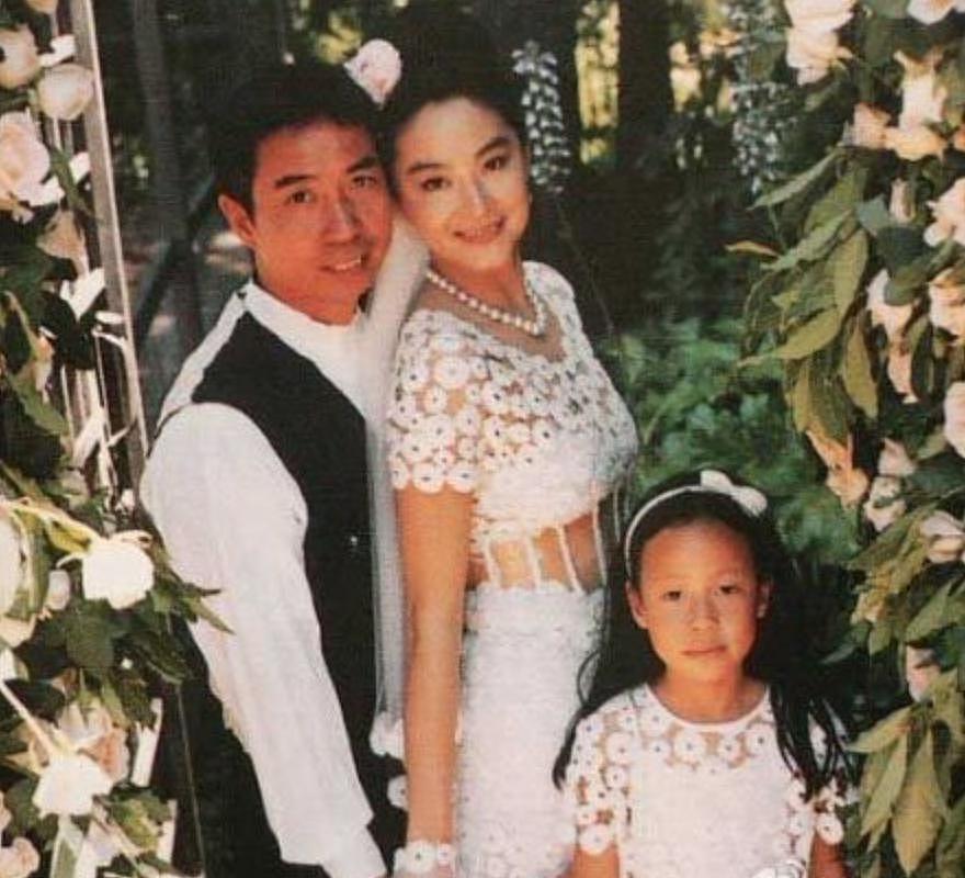 杨紫琼、林青霞嫁入豪门当后妈，女明星的继女们长大后还好么 - 226