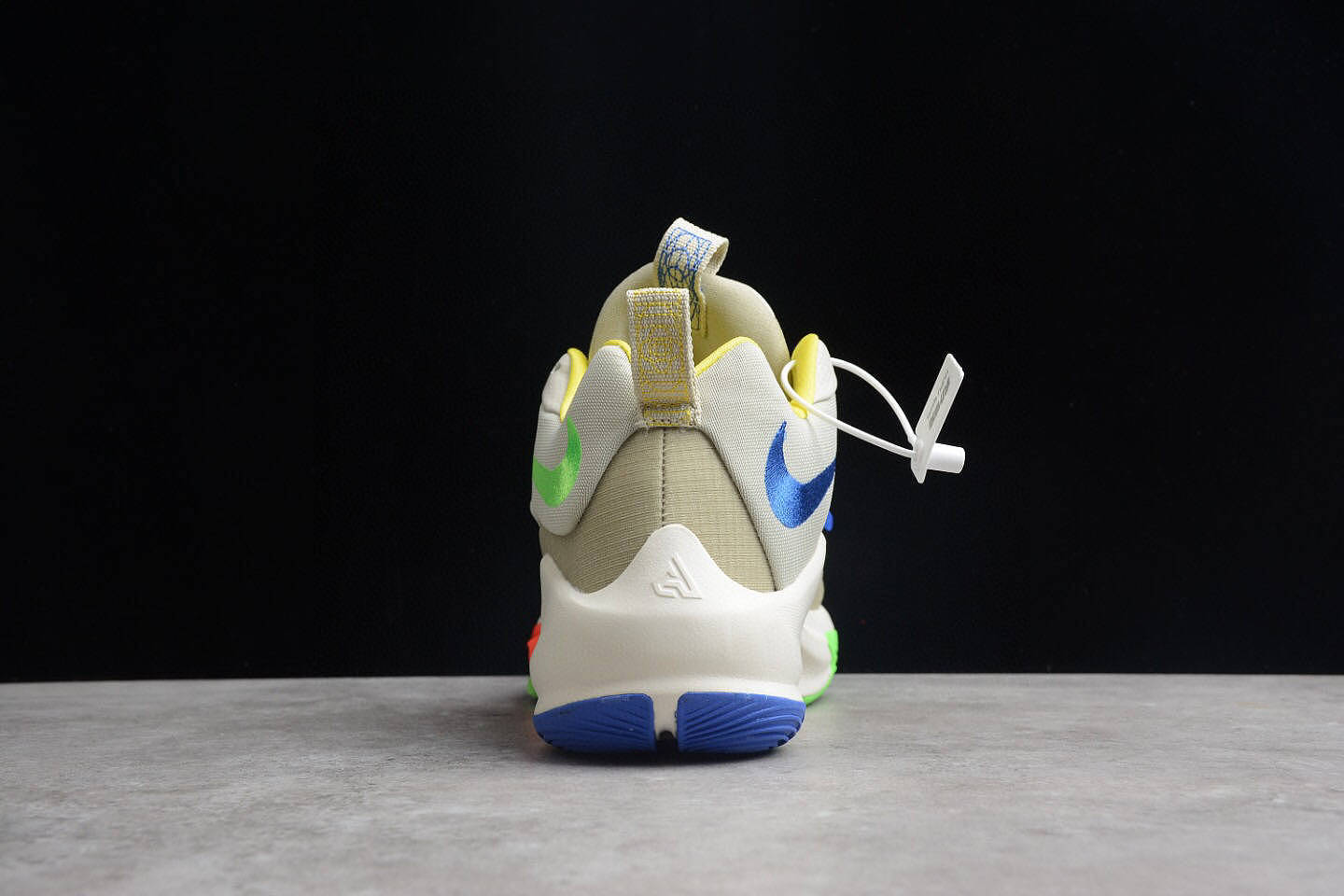 耐克 Nike Zoom Freak 3 Giannis 雄鹿字母哥三代篮球鞋 - 10