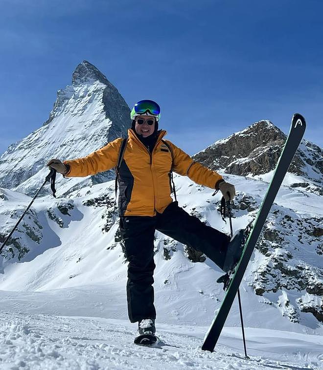谭咏麟陈百祥现身瑞士，72 岁高龄挑战高山滑雪 - 5