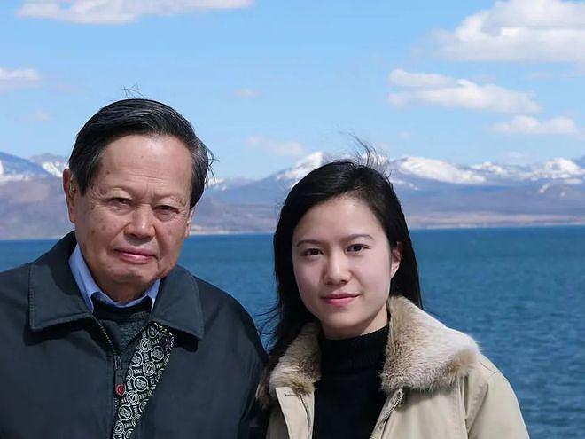 杨振宁百岁寿辰，45 岁妻子翁帆分享 17 年婚姻细节 - 4