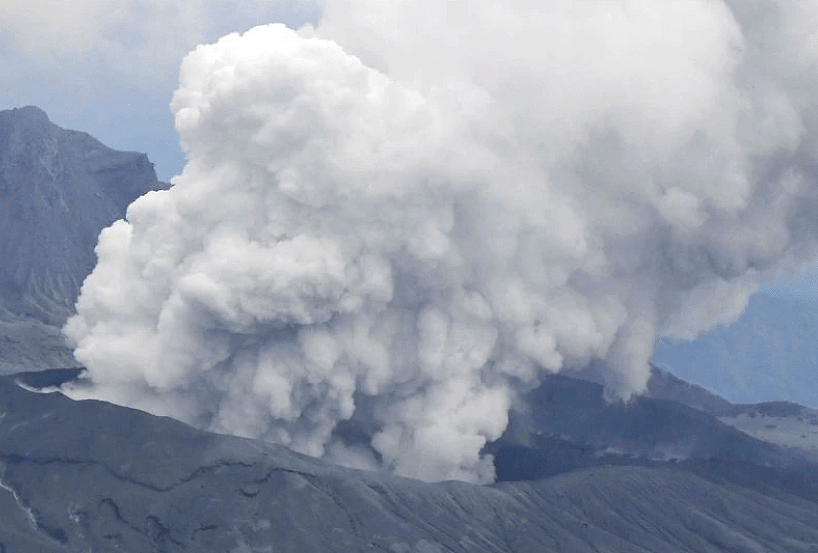 震撼！阿苏火山今日爆发，原来地球“挤痘痘”是这样的 - 2