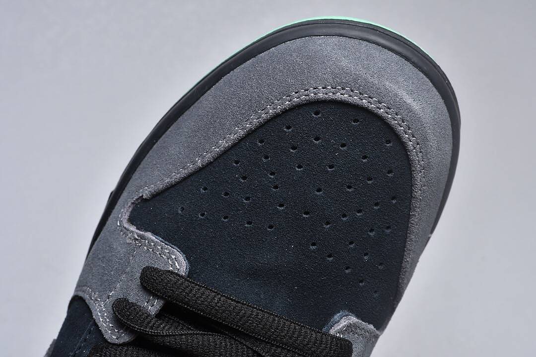 耐克 Premier x Nike SB Dunk Low Yeezy 北极光黑粉银河夜光板鞋 - 8