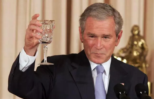 世界杯奇葩故事：总统布什邀请美国队来白宫，却闹出大笑话 - 27
