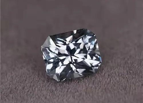 金属质感拉满！宝石界的潜力股——灰色尖晶石 - 3
