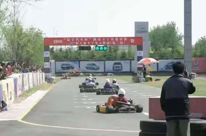 功夫不负有心人！周冠宇成为中国首位F1正式车手 - 3