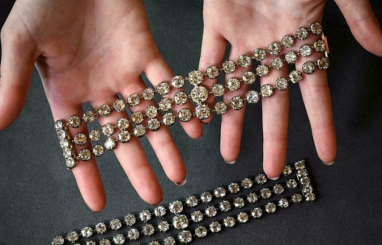 估价400万美元 法国王后 Marie Antoinette 钻石手链将亮相日内瓦秋拍 - 1