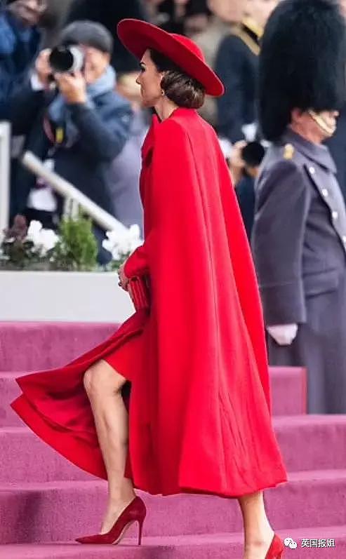 英王室为韩总统办奢华国宴！最抢镜的是凯特王妃的红衣美腿 - 5