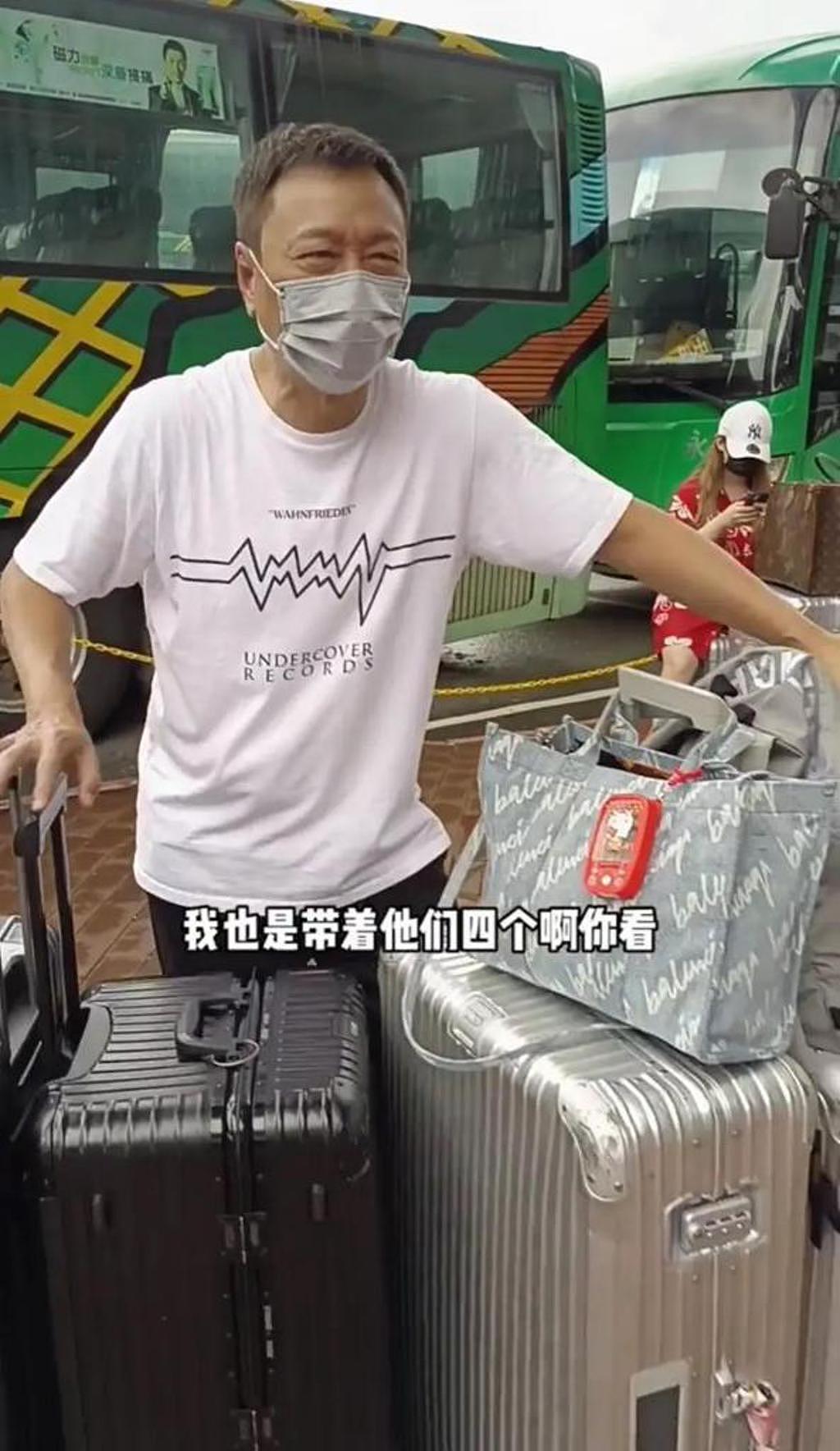 黎耀祥拍 TVB 剧 5 个月快累垮，杀青后急回内地，推 4 箱行李显疲惫 - 2