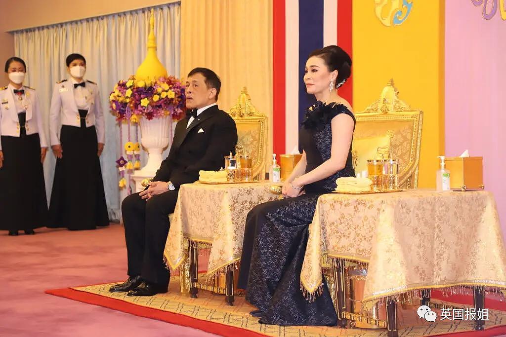 泰国 42 岁二王子流亡海外近 30 年后突然回国，想夺王位？ - 44