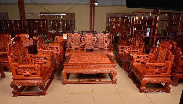 缅甸花梨家具有着不张扬的梨香味，受红木收藏者的喜爱的红木家具 - 1