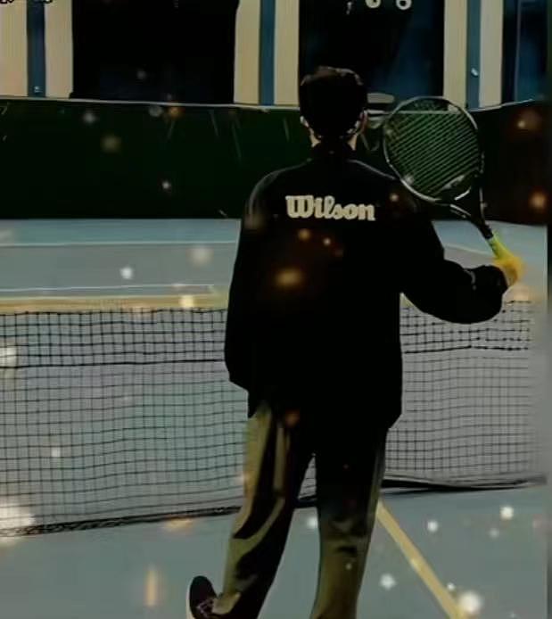 杜海涛晒打网球照片，背影被认成王鹤棣 - 2