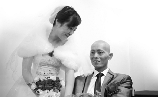 8年前，江苏单亲母亲执意嫁给40岁绝症男友，17天后男友离世 - 15