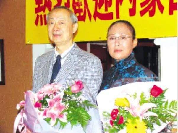 著名指挥家陈亮声患癌去世，临终前妻子斯琴高娃陪伴在侧 - 5