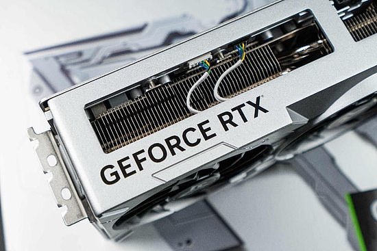 性能超凡入圣，影驰 GeForce RTX 4080 SUPER 金属大师评测 - 14