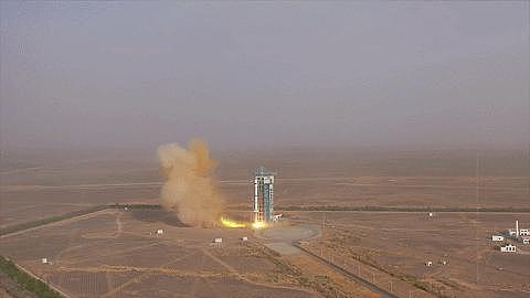 一箭三星！我国成功发射 3 颗低轨通信试验卫星 - 3