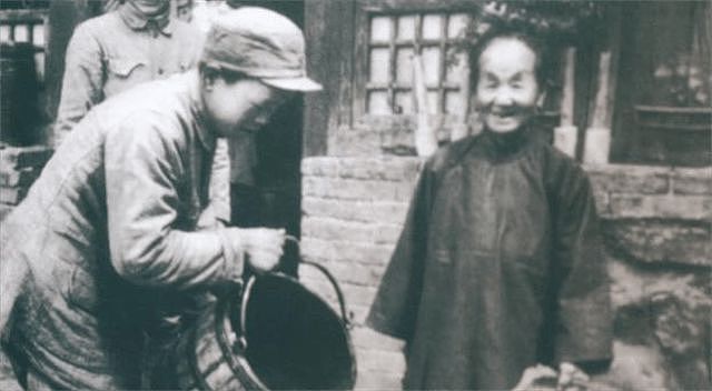 1936年红军团长被俘后逃至寺庙，老喇嘛：给我弟弟当上门女婿吧！ - 7
