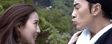 谭松韵井柏然“公开恋情”，接吻视频全网疯传：看 yue 了，怎么下去嘴的？ - 6