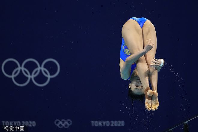 跳水女子三米板预赛 施廷懋王涵位列前两名晋级