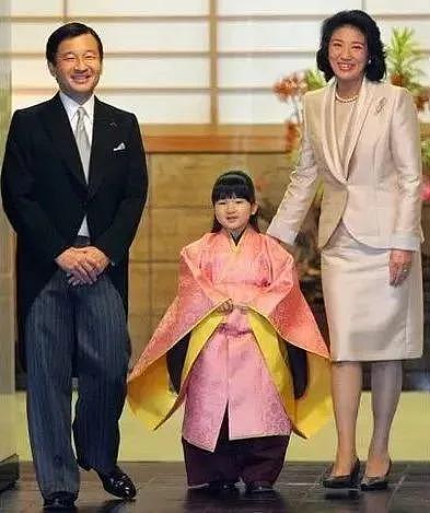 日本佳子公主独居引热议，步姐姐的后尘 